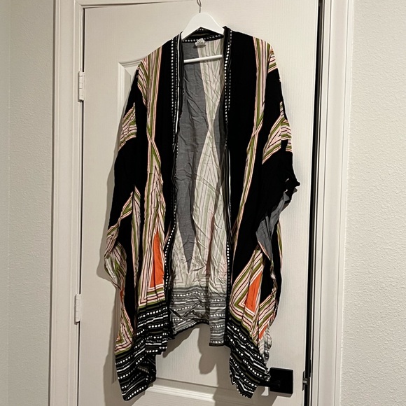 📦 Sweaty Rocks Orange & Black Geometric Kimono - Picture 7 of 12